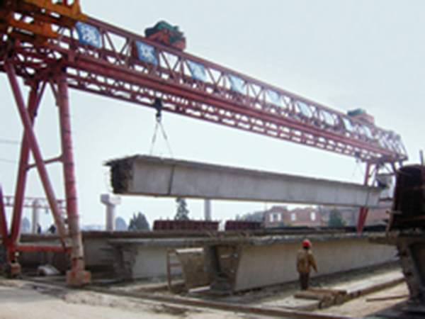 100+100吨路桥门机